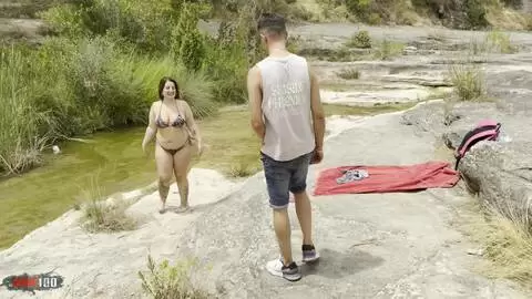 Iria Ruiz, grosse MILF espagnole tatouee, sodomie et ejac a la plage photo 3