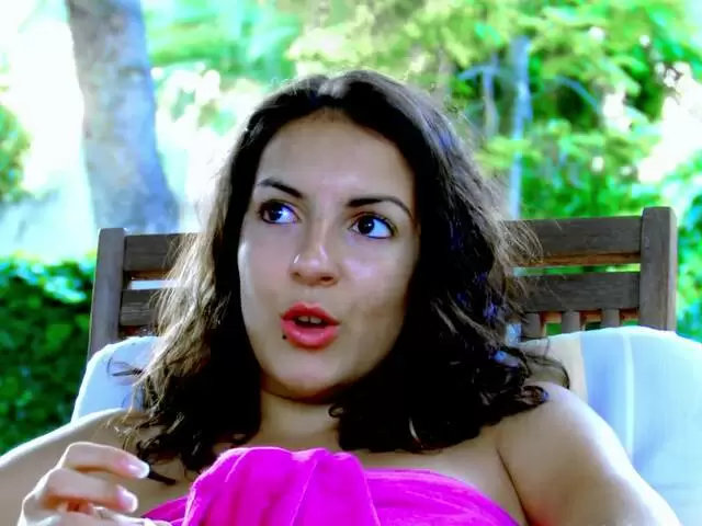Interview avec la jeune brune française Isabelle Solis photo 2