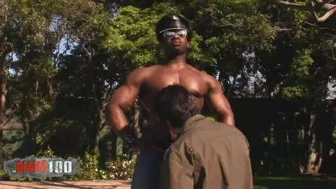 Grosse bite noire pour petit pédé blanc photo 01