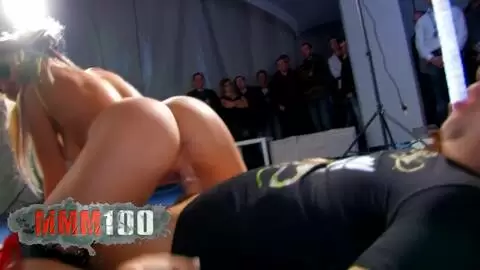 Jessica Blue et Krystal se font défoncer sur le salon de Mulhouse photo 10