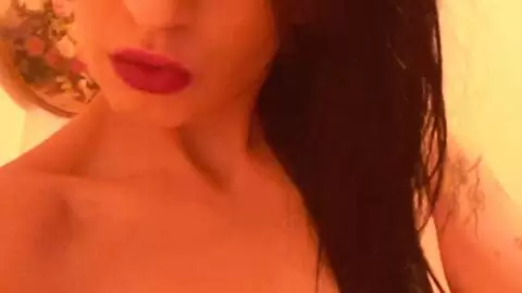 Photos perso en selfie de la jeune brune Jessica Shanice  photo 2