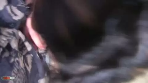 Jessica Sole suce une bite assise sur les toilettes photo 14