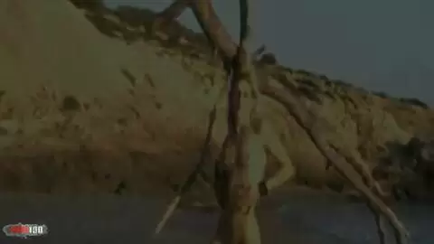 Etudiante blonde s'exhibe int&eacute;gralement &agrave; la plage photo 16