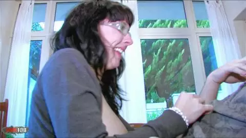 La prof d'espagnol se fait défoncer la chatte photo 04