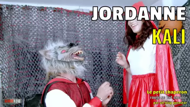 Le petit chaperon rouge se fait enculer par un loup pornstar