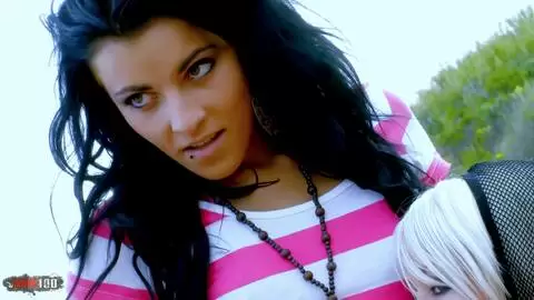 Jordanne Kali et Milky Cooper posent ensemble