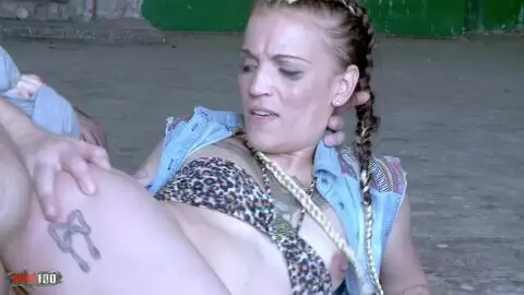 Baise dans un palace abandonné avec la belle Jordanne Kali photo 14