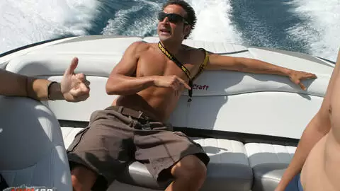 La pornstar Jorge se déshabillant  photo 9