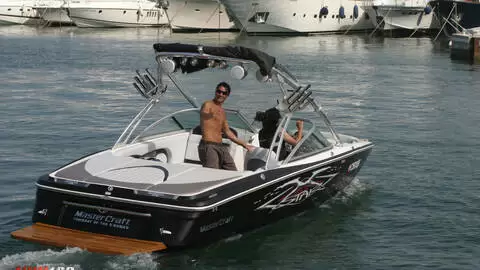 La pornstar Jorge se déshabillant  photo 16