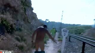 Jorge fernandez montre ses fes