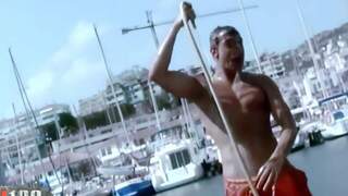 Jorge fernandez prend sa douch