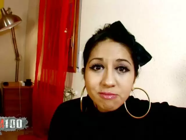 Video de l'interview sexy avec Julia De Lucia  photo 1