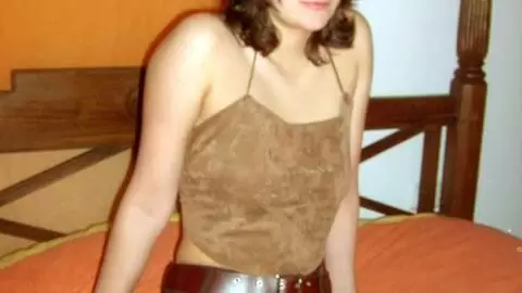 La superbe petite brune Kate se dévoile  photo 4