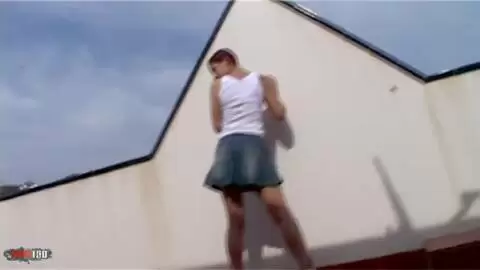 La belle Katia faisant un striptease sur la terasse  photo 04