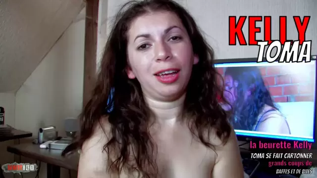 la beurette Kelly Toma se fait cart...