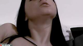 La star du porno teen brune kr