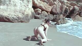 La jolie teen krystal pose sur