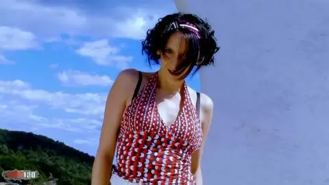 La magnifique Kthylee se déshabillant  photo 03