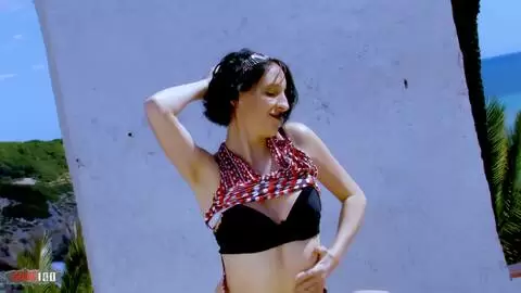 La magnifique Kthylee se déshabillant  photo 06