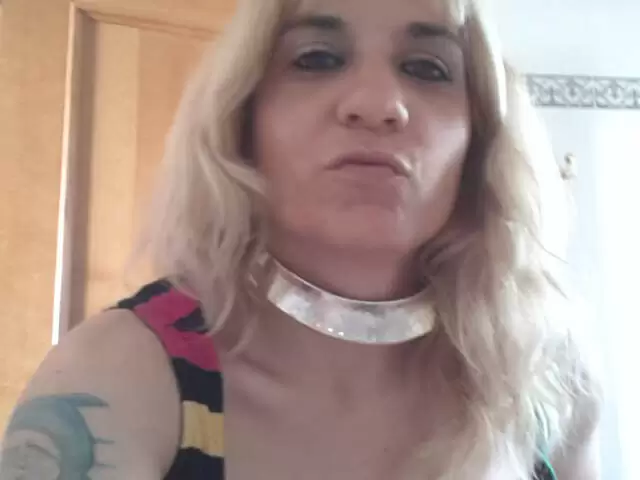 Photos perso en selfie de la blonde Lady Athena  photo 7