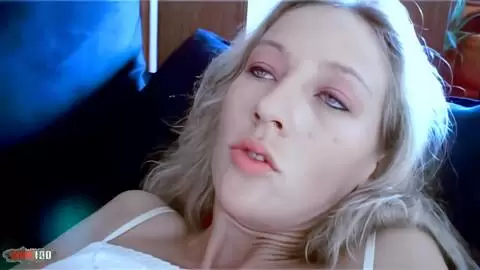 Lady Margaux baise avec Jorge sur le canapé photo 03