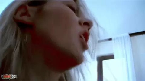 Lady Margaux baise avec Jorge sur le canapé photo 15