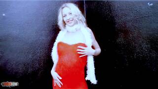 La pornstar petite blonde Ã ...