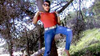 La ravissante latina lara tine