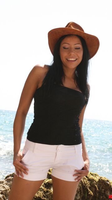 Lara Tinelli Photo Sexy Gratuite #002