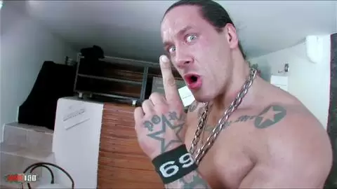 2 baiseurs fou pour le cul de la jolie petite française Lena Luminescente photo 15