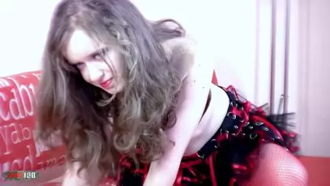 La jeune française Lena Luminescente dans une session de photo sexy sur le sofa photo 07