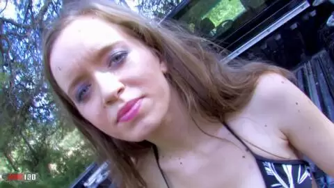 La jeune française Lena Luminescente se fait enculer pour de l'argent photo 01