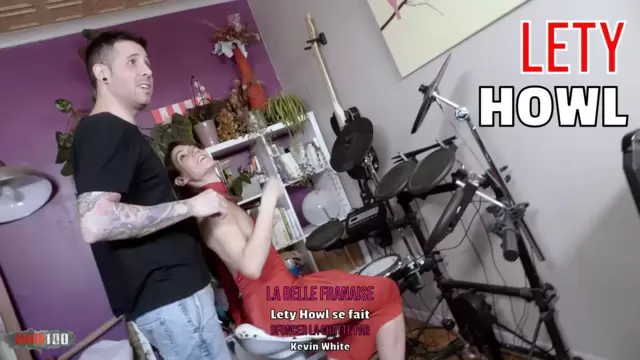 La belle française Lety Howl se fait défoncer la chatte par Kevin White