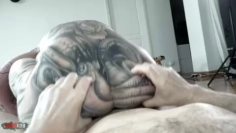 Lexy Karma, MILF française tatouée, suce et se fait baiser en tenue de yoga photo 9