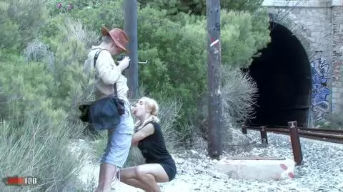 Baise à la plage avec la sublime jeune débutante espagnole Layla Black photo 03