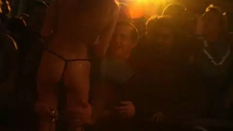 Show de Angie Kiss au salon de Lille 2006 (part 01) photo 12