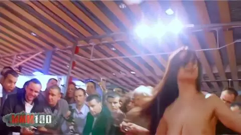 Salon erotique de Lille 2006 avec Calia B, Victoria Cruz et Candy Love photo 15