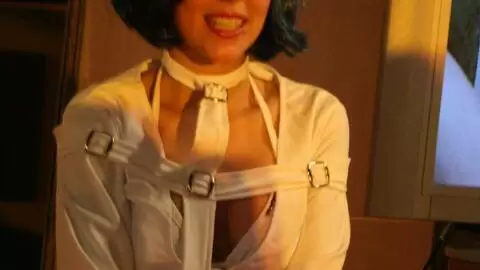 La superbe Lille 2006 faisant un striptease  photo 2