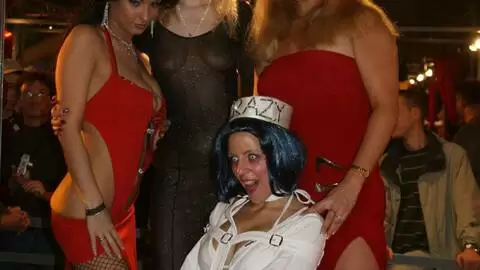 La superbe Lille 2006 faisant un striptease  photo 13