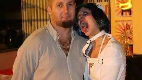 La superbe Lille 2006 faisant un striptease 