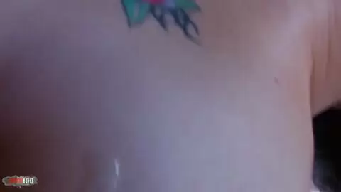 Une blonde pompe son mec photo 16