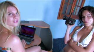 Jalouse de sa sÅ“ur, elle l...