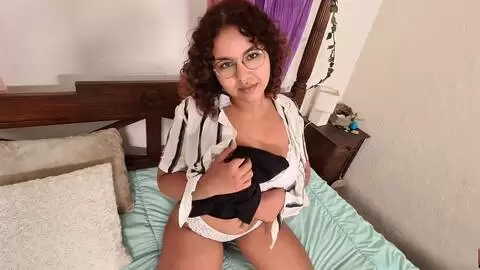 Session de photo avec la belle espagnole d'origine arabe Lily Morena qui se termine par une pipe photo 8