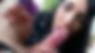 Brunette babe giving blowjob w