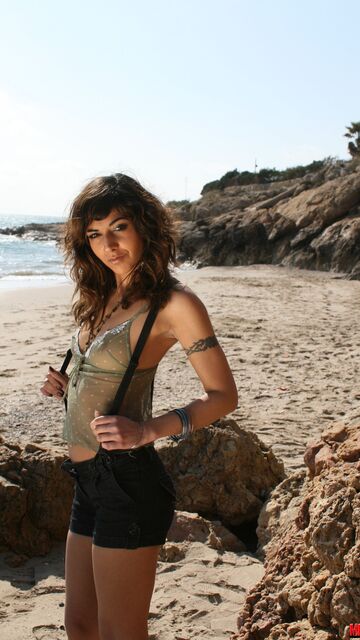 Lou Charmelle Photo Sexy Gratuite #009