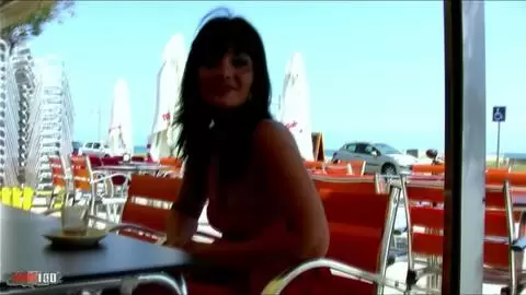Luna Negra une belle espagnole qui aime se faire baiser dans les lieux publiques photo 01