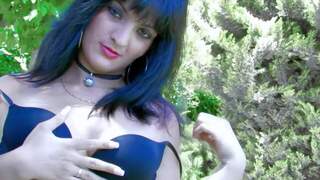 La jolie brune luna negra se d