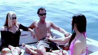 2 grosses cochonnes se font ba