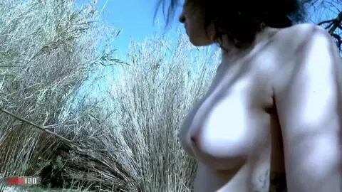 Jolie petite Métisse française baisée dans les roseaux photo 02