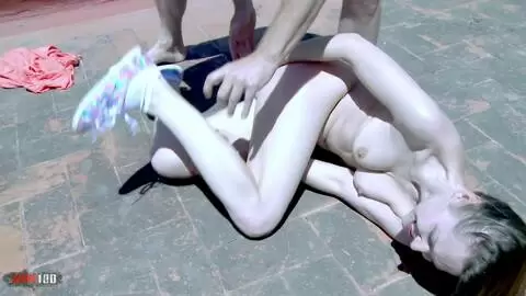 La russe maigre Macy Ssens baise hard et orgasme surpuissant photo 09